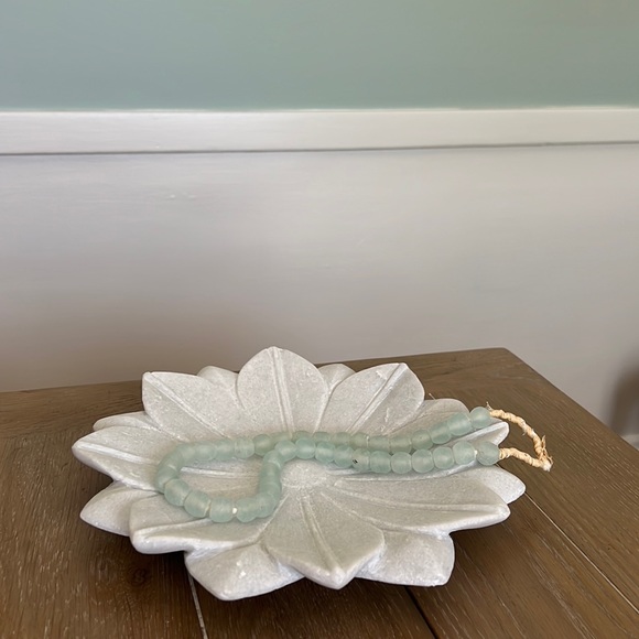 Gorgeous genuine white marble lotus flower plate dish decorative object 11” - Picture 2 of 13